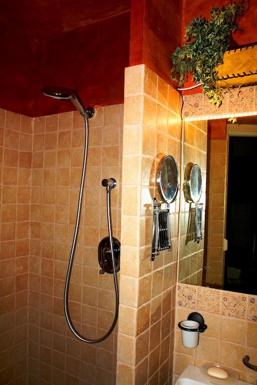 Bed And Breakfast Angolo Fiorito Civitavecchia Værelse billede