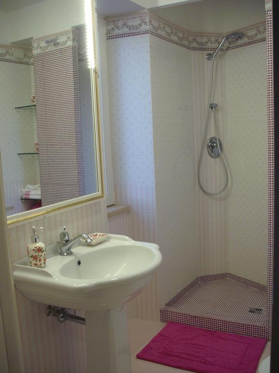Bed And Breakfast Angolo Fiorito Civitavecchia Værelse billede