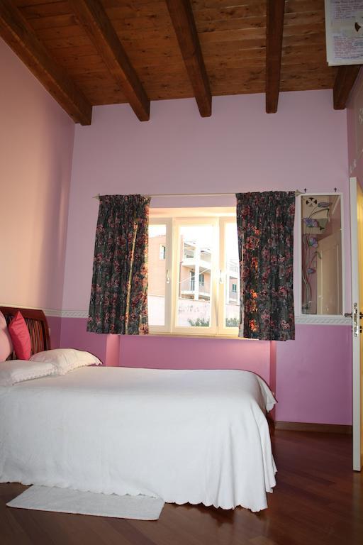 Bed And Breakfast Angolo Fiorito Civitavecchia Værelse billede